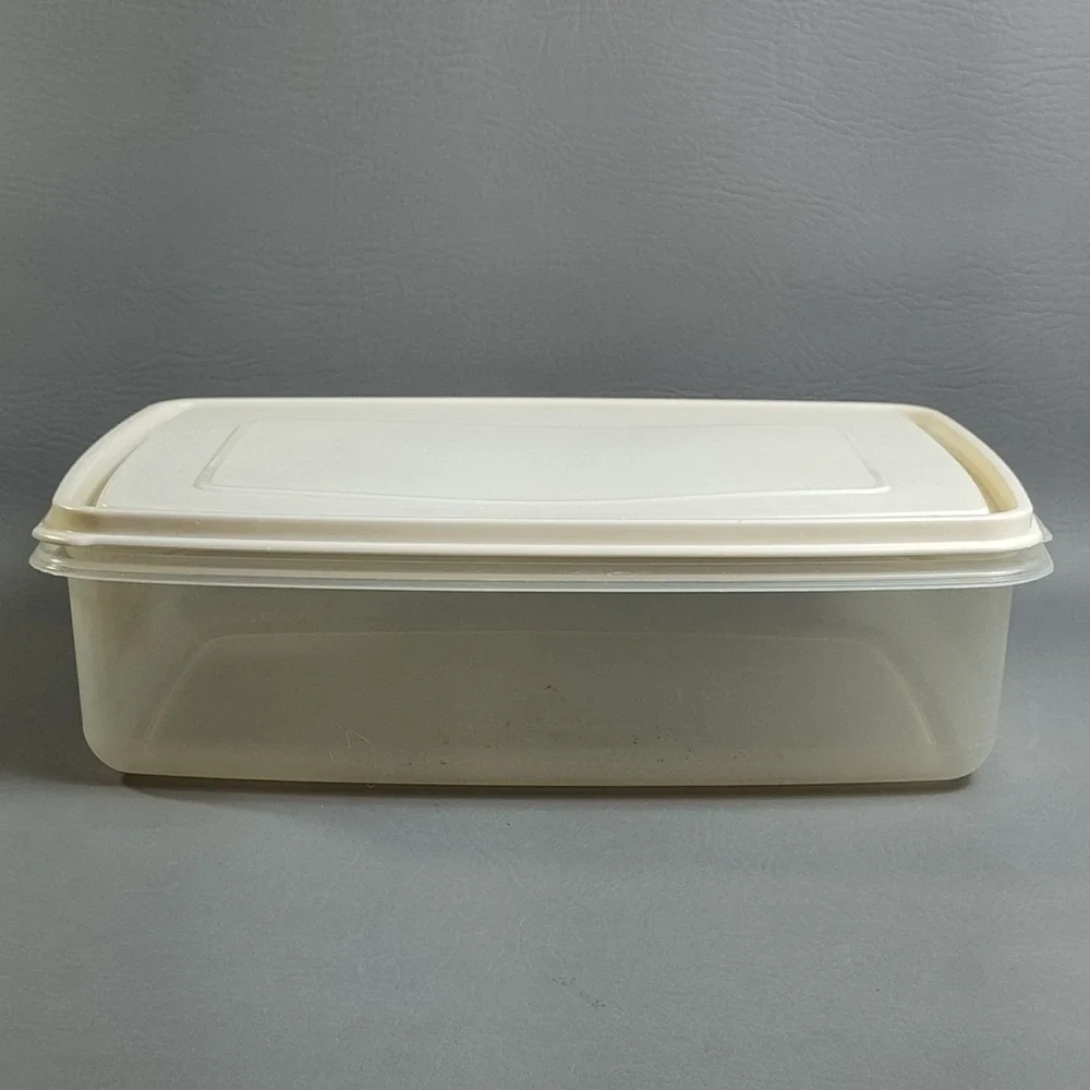Rubbermaid Servin Saver Lot Of 3- (2) #10 12 Oz & #10 17 Cup Almond‎ Rectangle